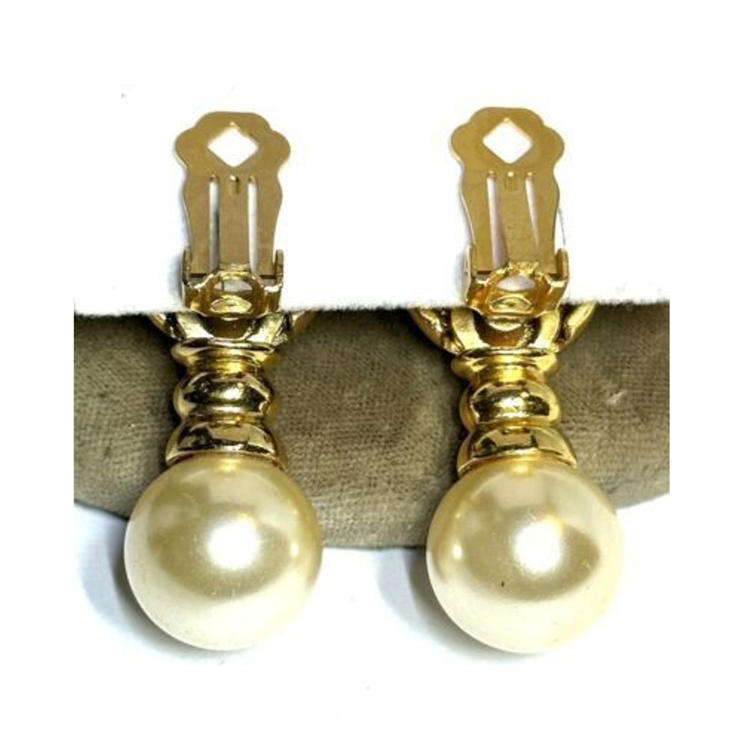 Vintage Joan Rivers Goldtone 16mm Pearl Drop Earrings