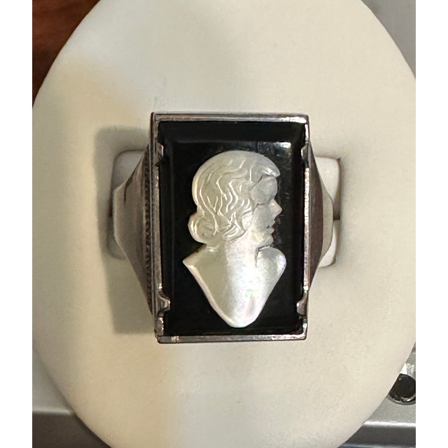 Vintage Men’s Large Sterling Silver Onyx MOP Lady Cameo Ring Size 11 3/4