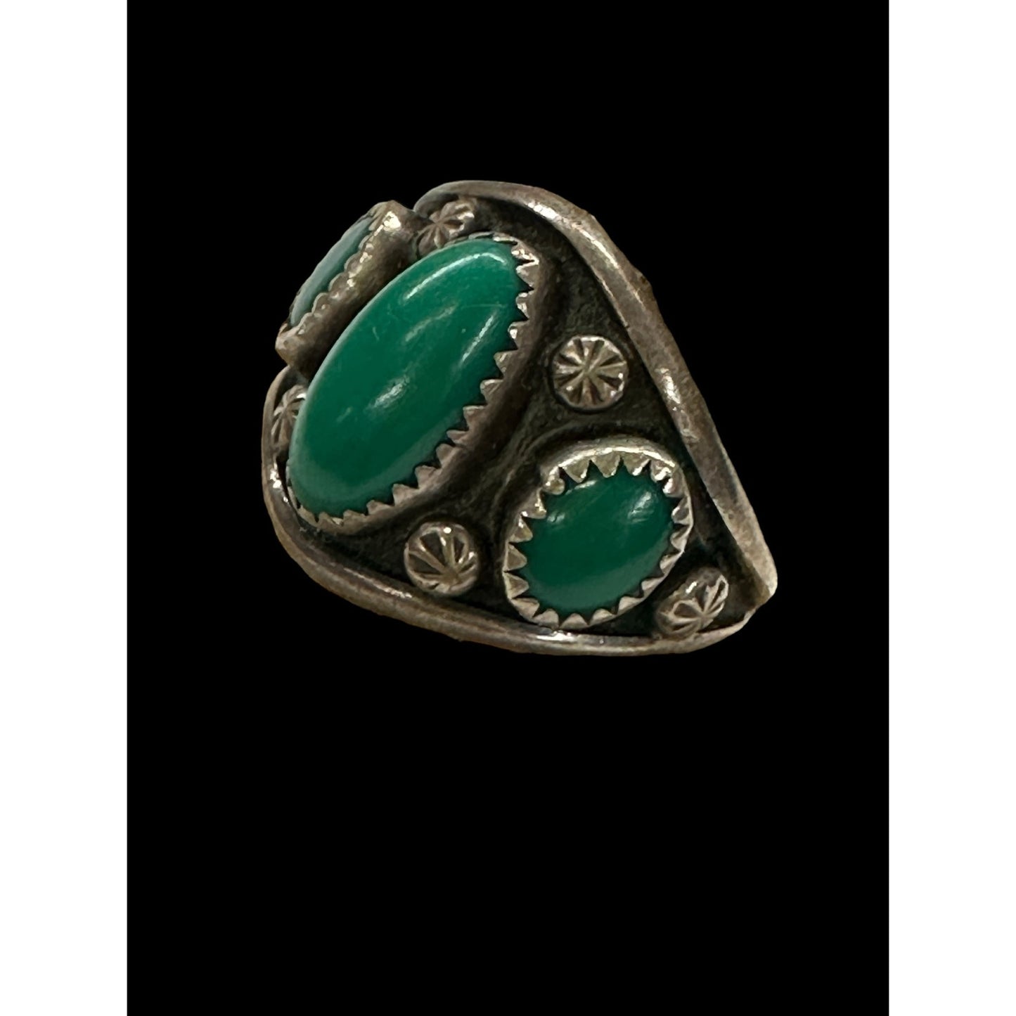 Vintage Native American Southwest Vintage Triple Green Stone Ring10 1/4
