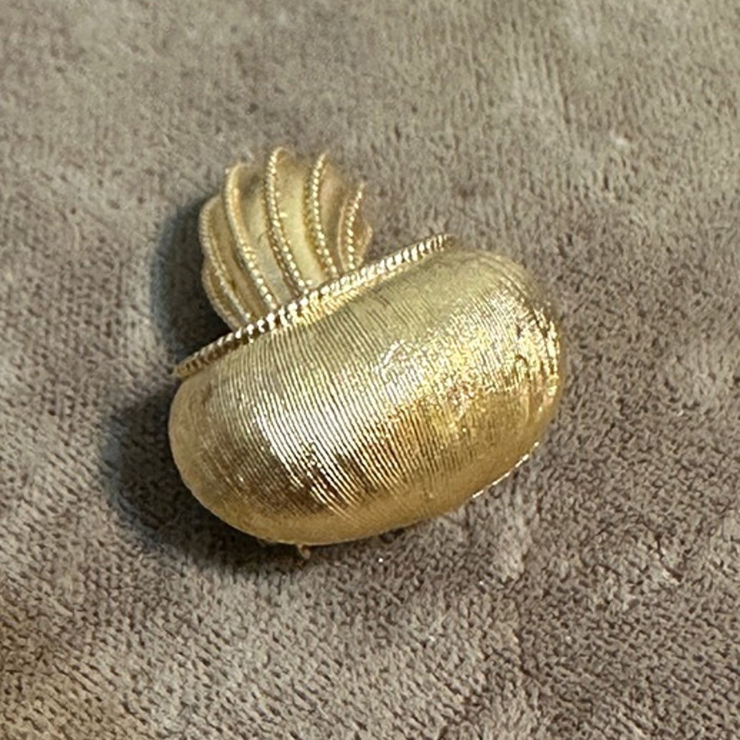 Vintage Crown Trifari Brushed Goldtone Petite Mushroom Pin