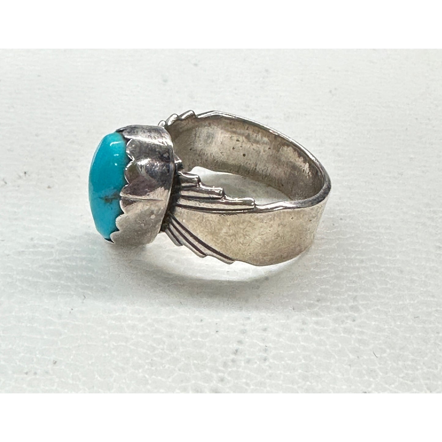 Lovely Sterling Silver Turquoise Ring Sz 5 3/4