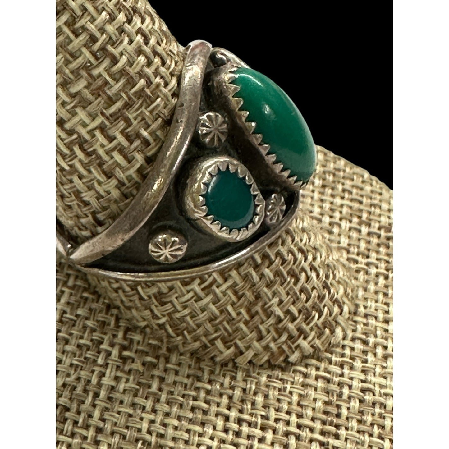 Vintage Native American Southwest Vintage Triple Green Stone Ring10 1/4