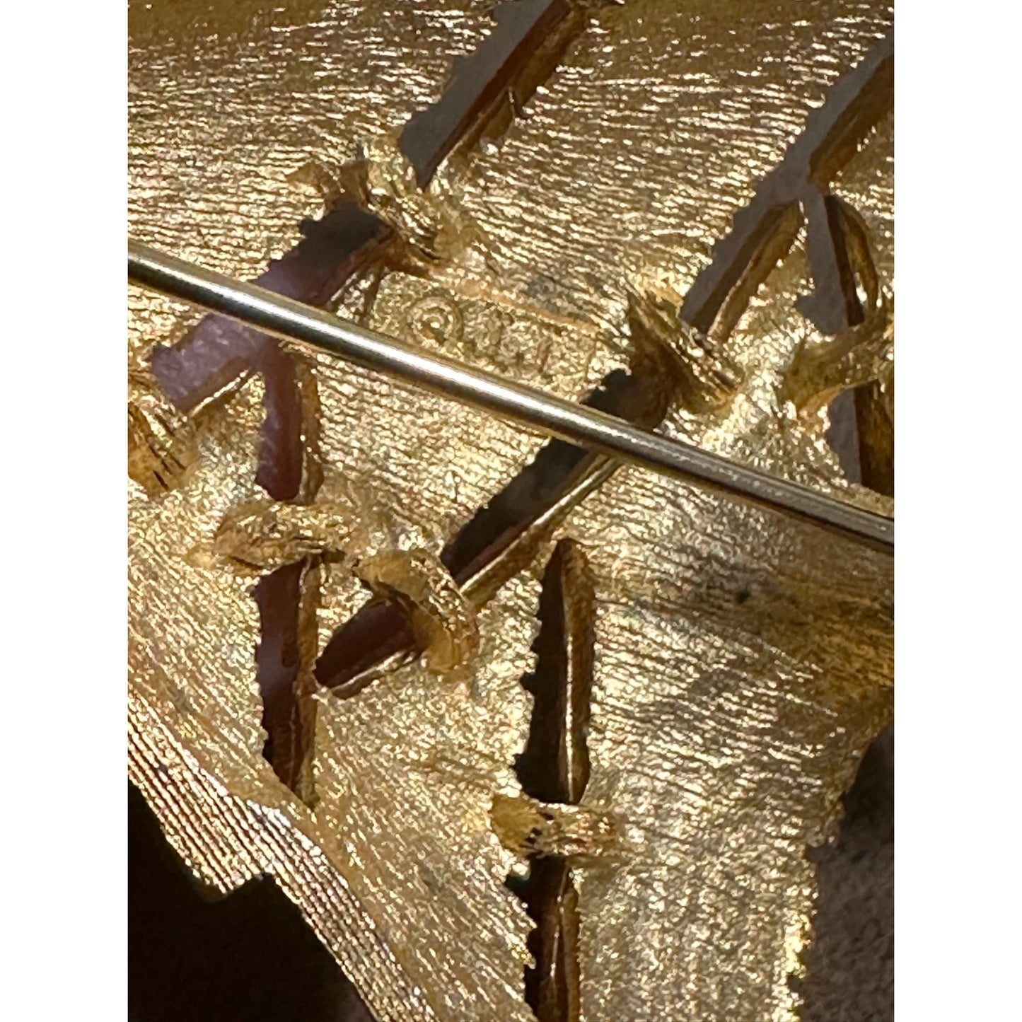 Vintage Goldtone Rhinestone Christmas Tree Pin Signed JJ