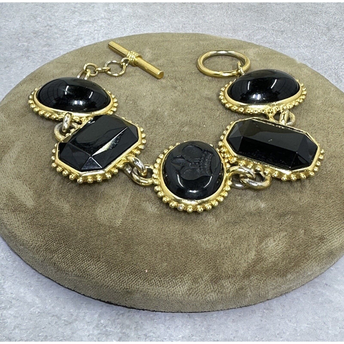 Heather Williams TRIFARI TM Black Intaglio Crown Bracelet