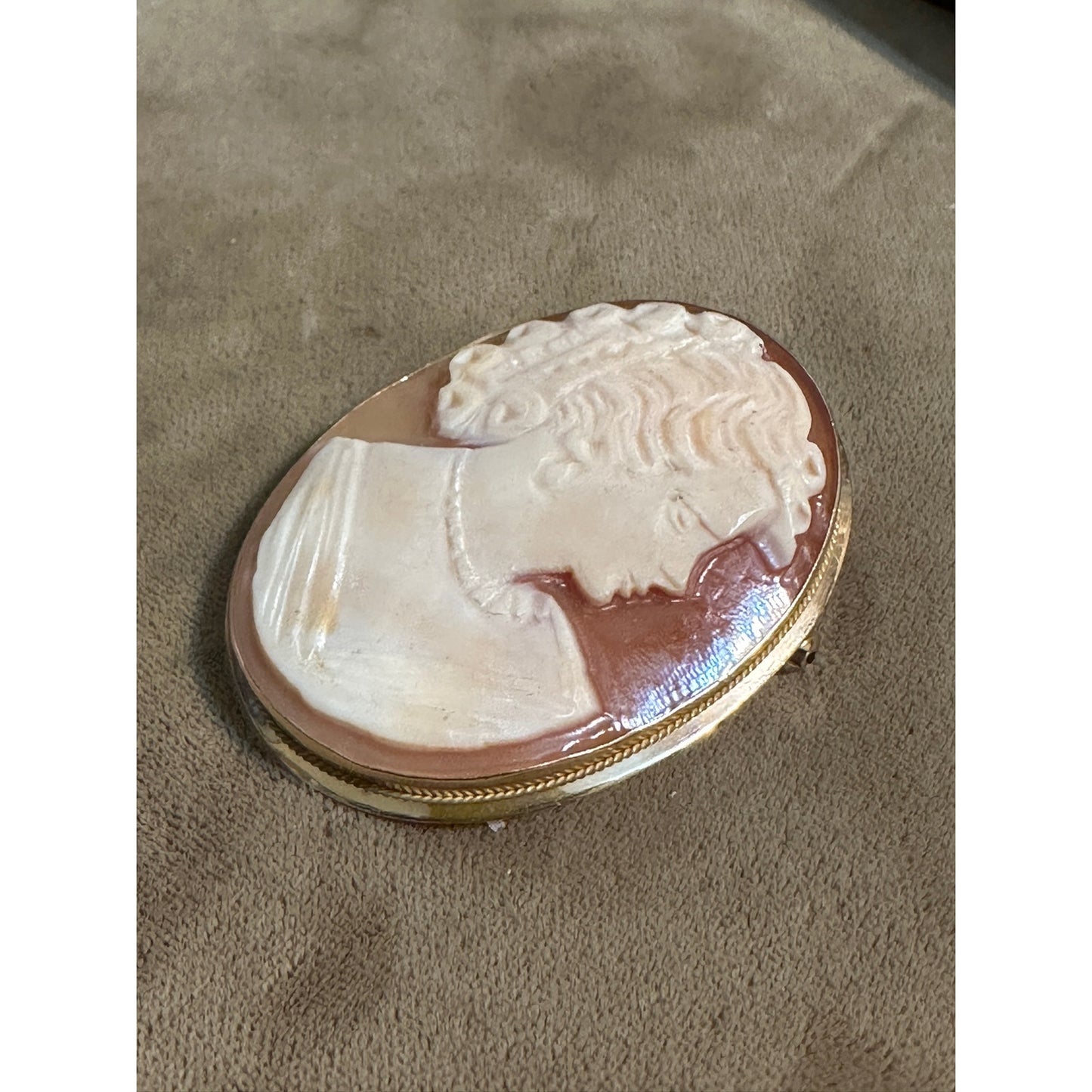 Vintage Large Yellow Gold Carved Cameo Pin Pendant Marked VD 14k