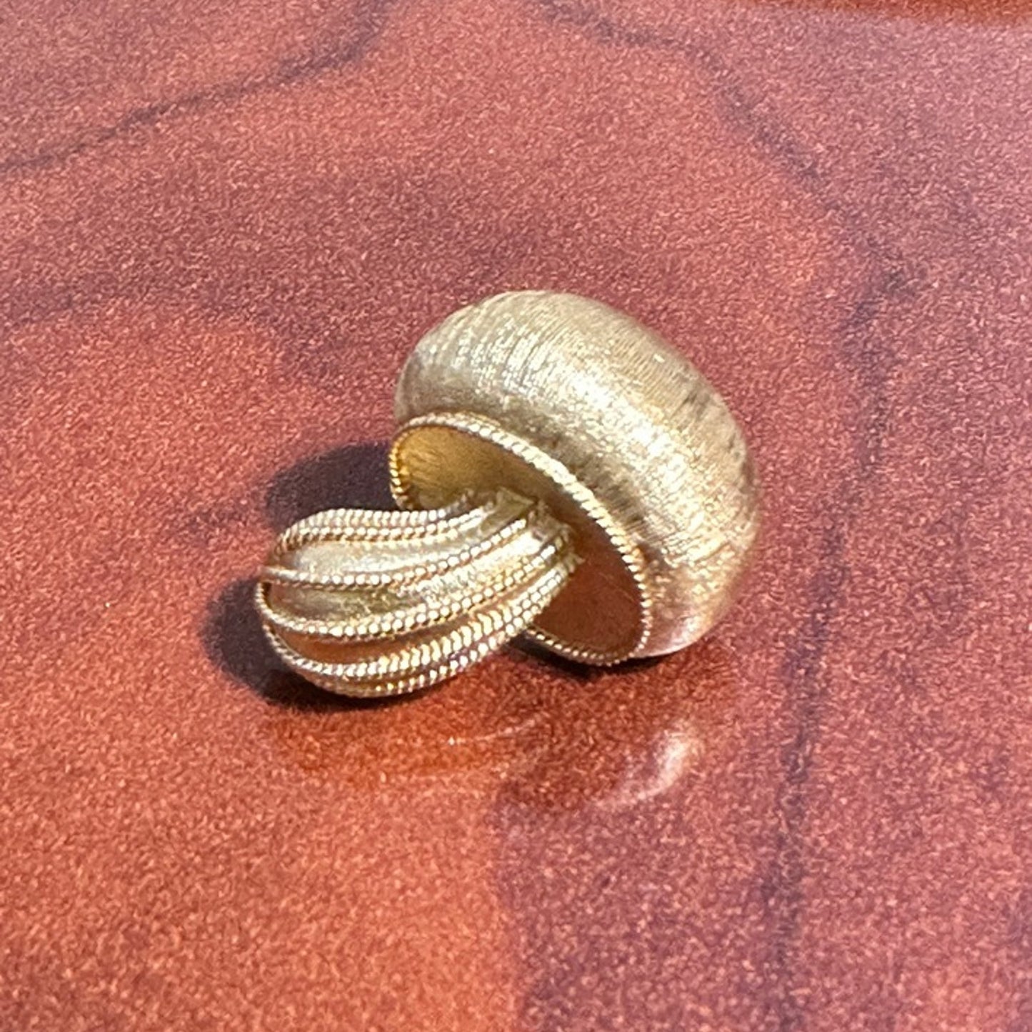 Vintage Crown Trifari Brushed Goldtone Petite Mushroom Pin