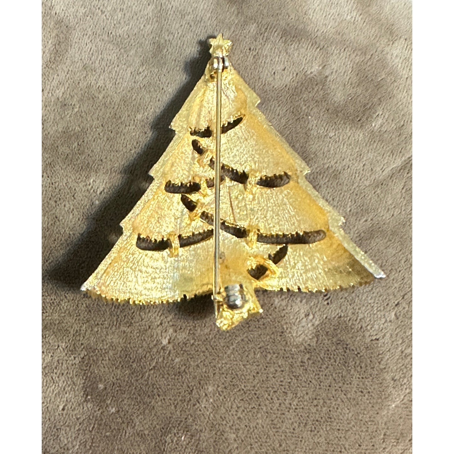 Vintage Goldtone Rhinestone Christmas Tree Pin Signed JJ