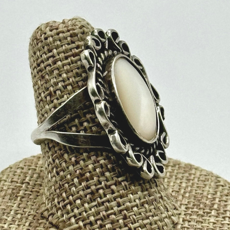 Vintage Southwest Sterling Silver MOP Ring Size 6