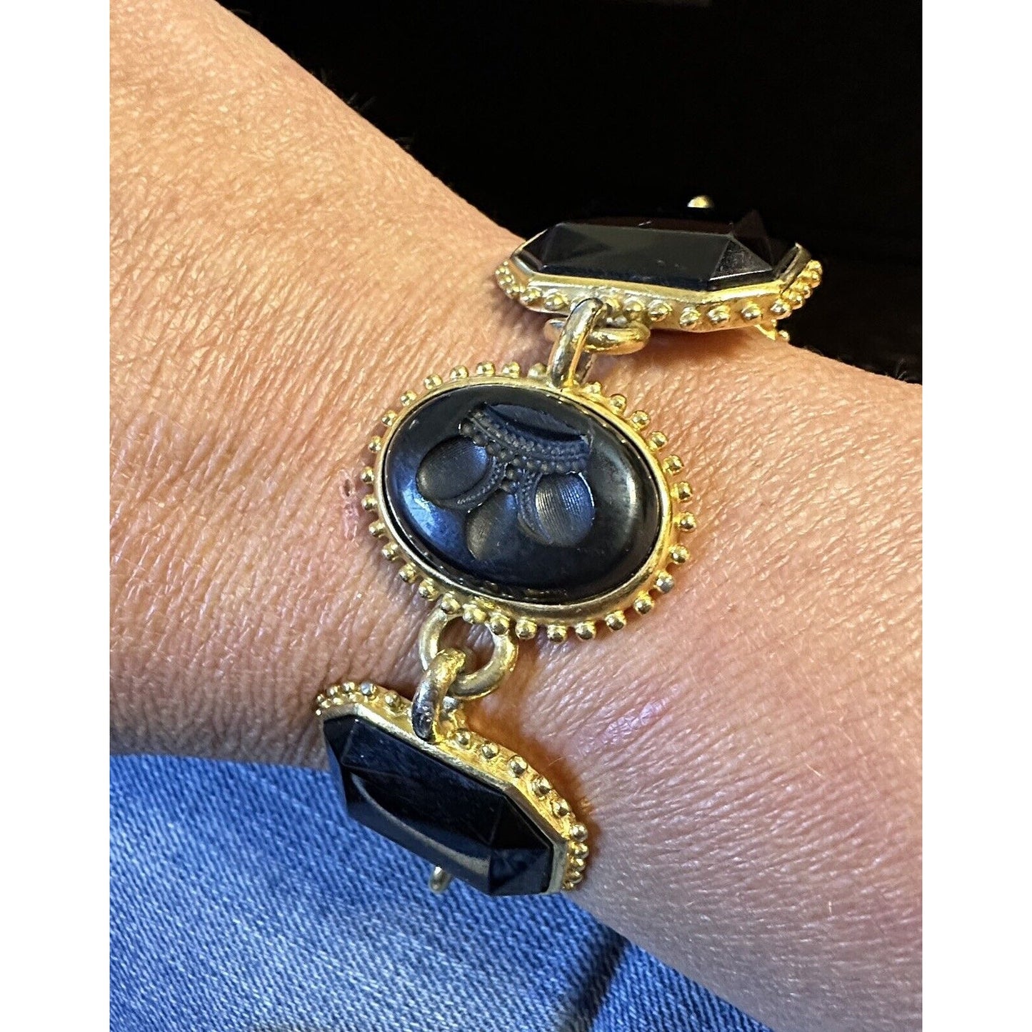 Heather Williams TRIFARI TM Black Intaglio Crown Bracelet