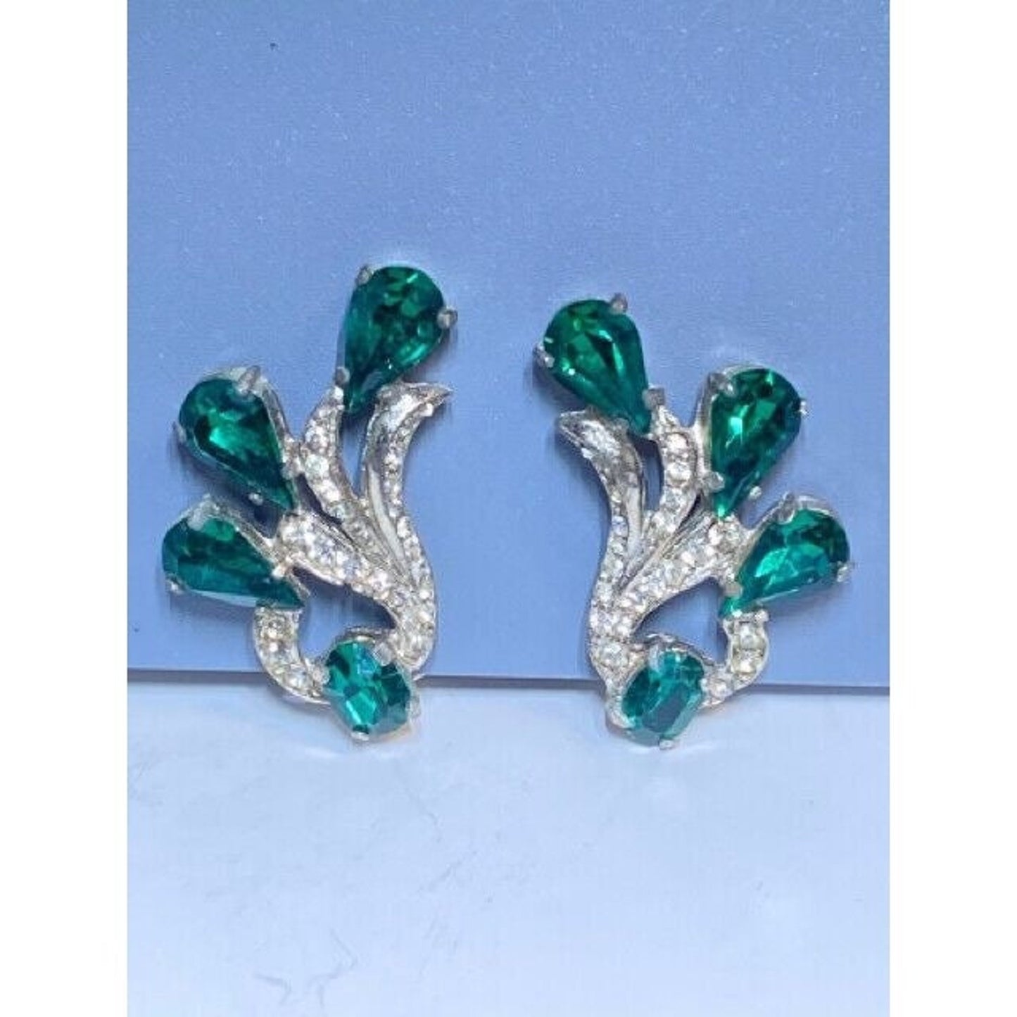 Vintage Weisner Silvertone Green Clear Rhinestone Clip Back Earrings