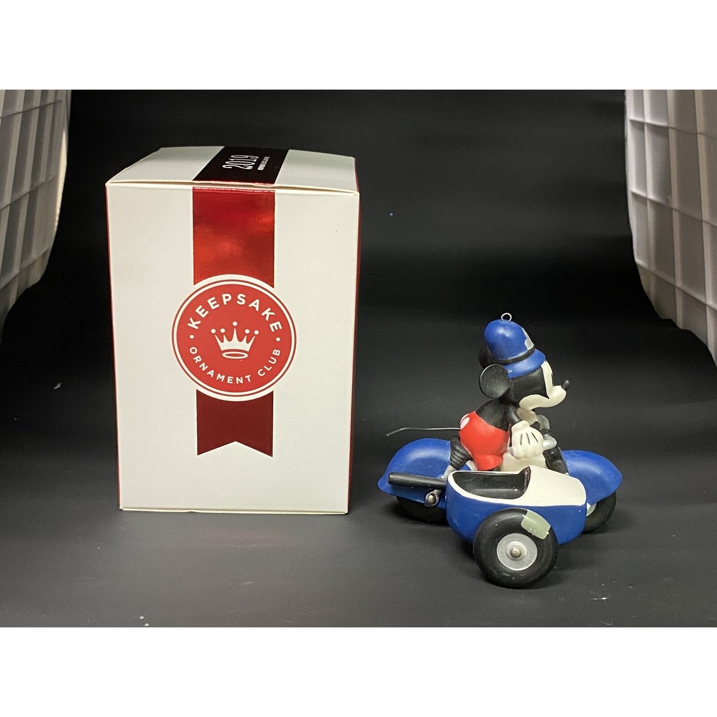Hallmark 2019 Member Exclusive The Dognapper Disney Mickey Mouse Ornament-New
