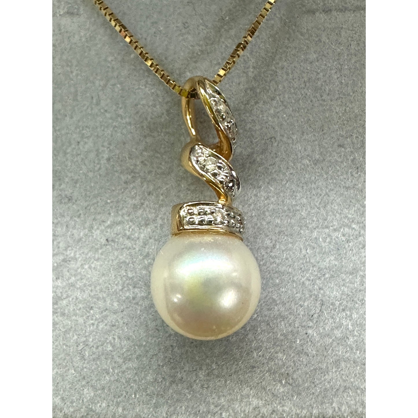 14k Yellow Gold Pearl Diamond Pendant Necklace