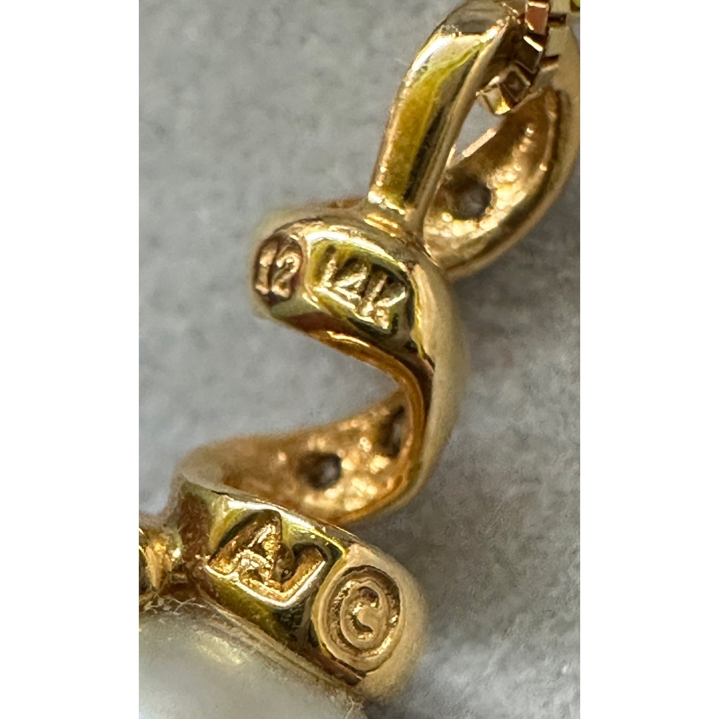 14k Yellow Gold Pearl Diamond Pendant Necklace