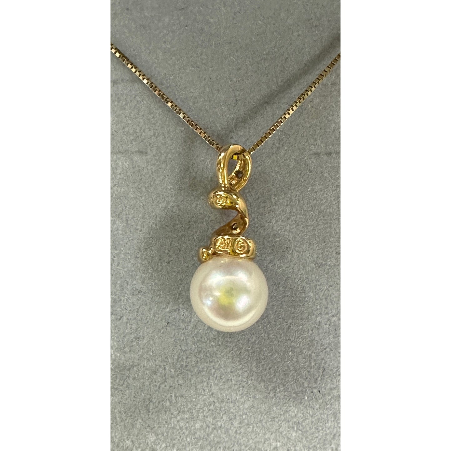 14k Yellow Gold Pearl Diamond Pendant Necklace