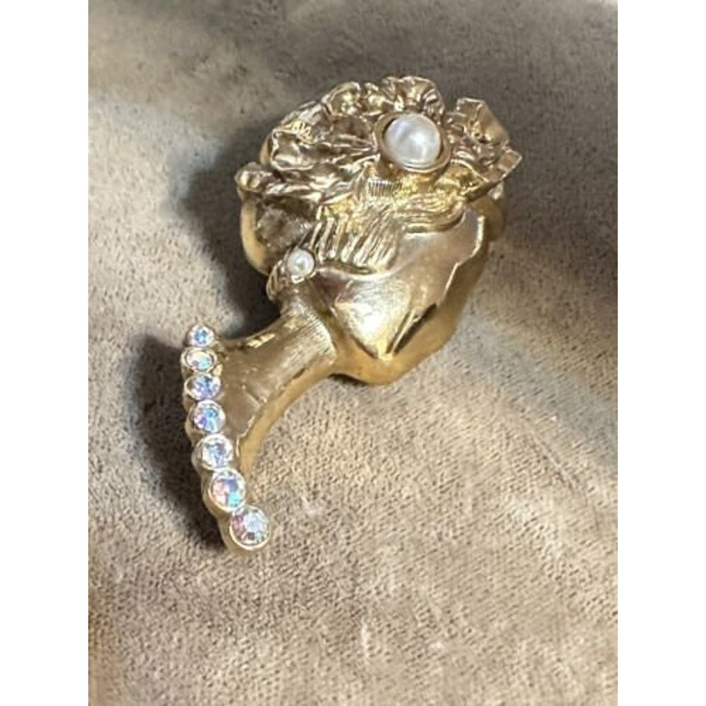1928 Jewelry Gold Tone Retro Lady Brooch Pin